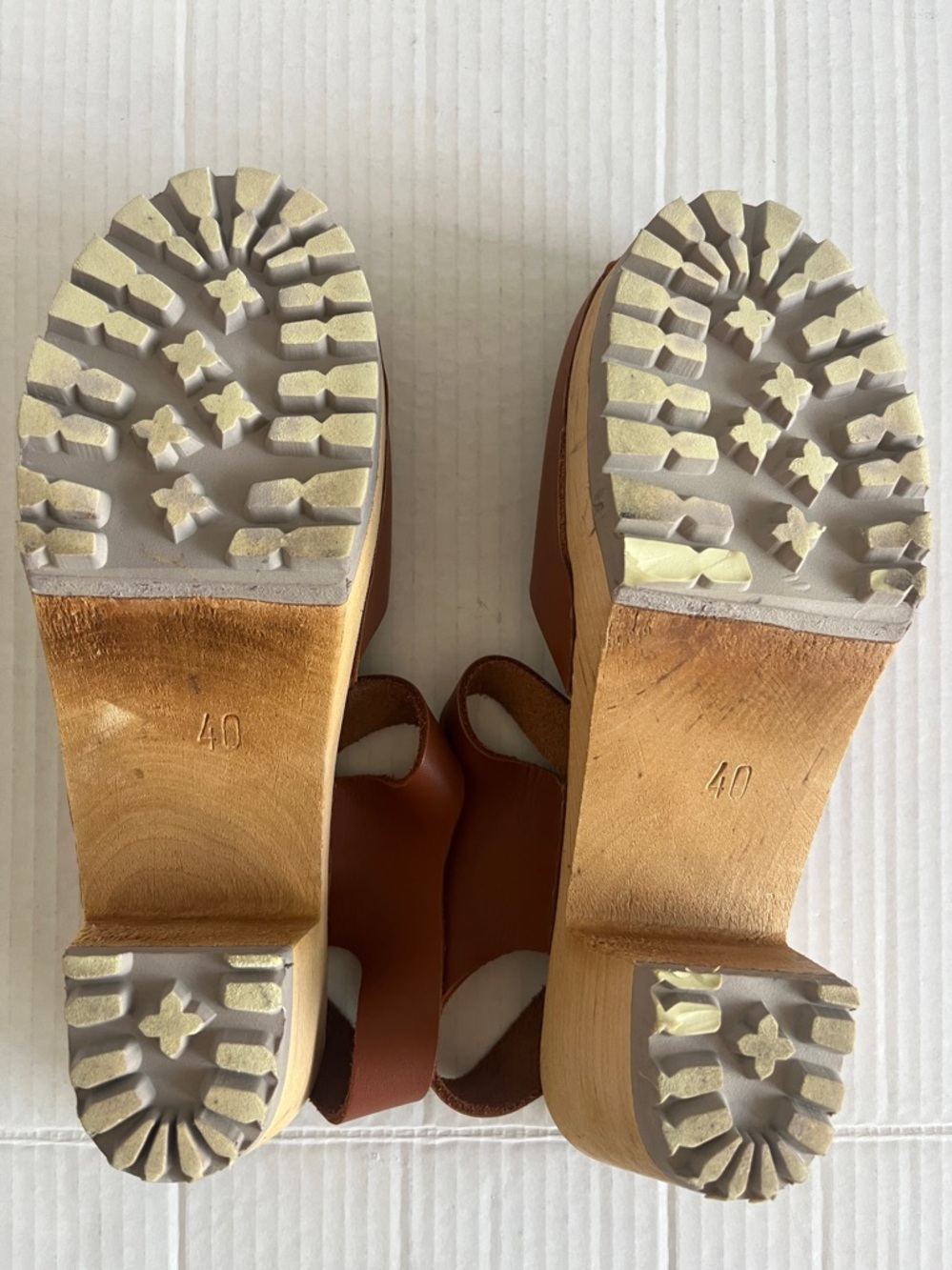 Mia Abba Swedish Clogs - Picture 7 of 9